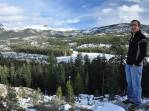 A bela paisagem da Sierra Nevada, a caminho do Yosemite, na Califórnia, nos Estados Unidos